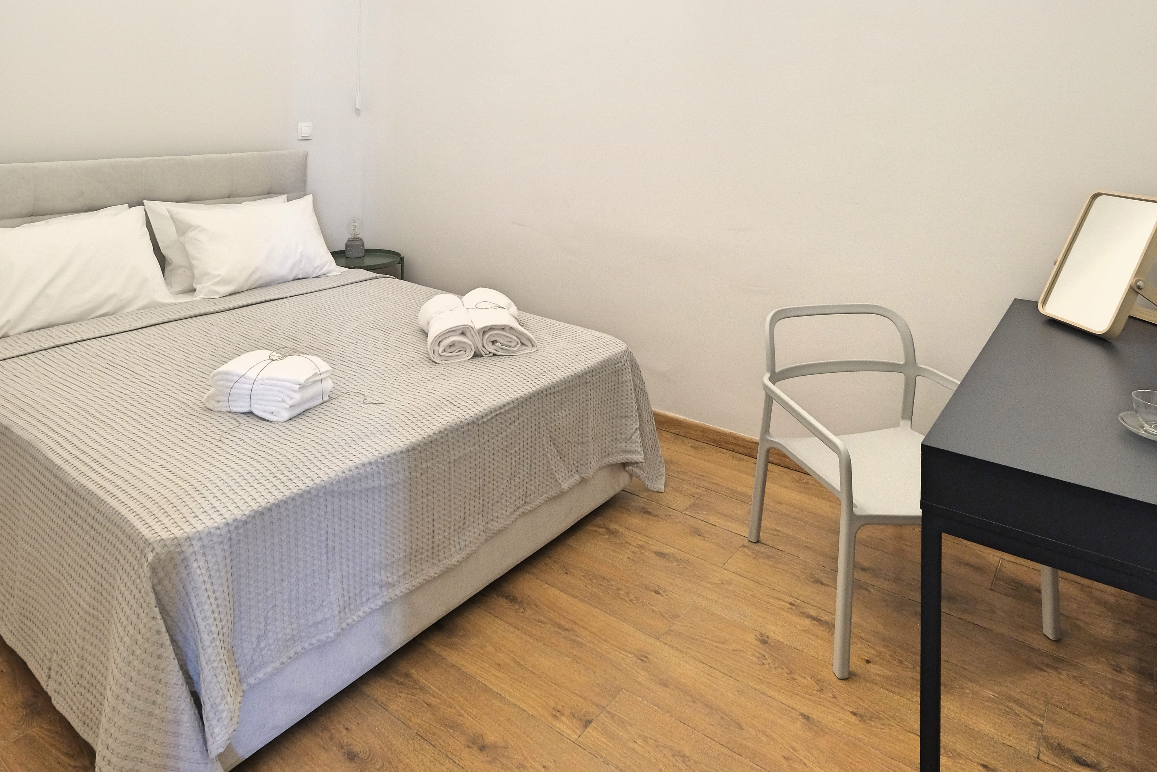 Budget Double Room Bed - Agora Residence - Hotel in Chios