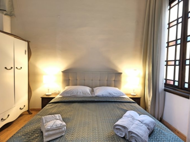 Standard Double Room with Double Bed & Painted Ceiling 2 - Agora Residence - Hotel in Chios