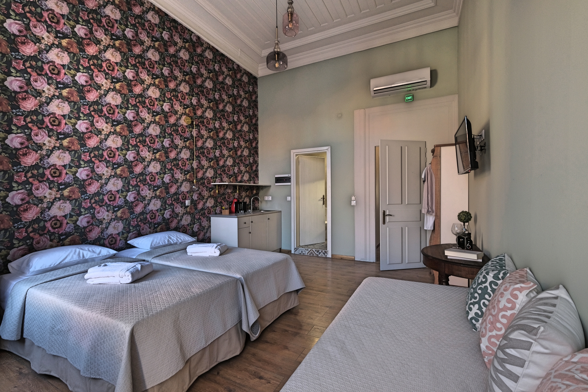 Superior Studio with Balcony Room 4 - Agora Residence - Hotel in Chios